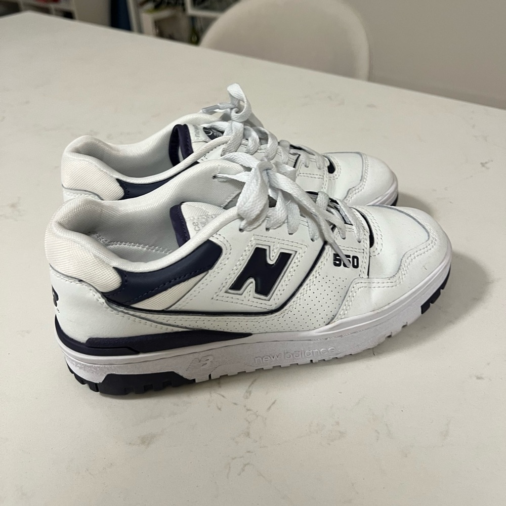Navy New Balance 550 (Size 7 Women’s)